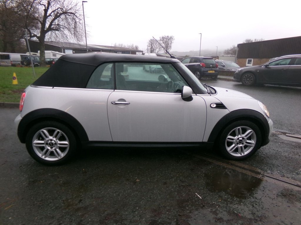Used MINI Convertible 2015 for sale - 76973643: Photo 11