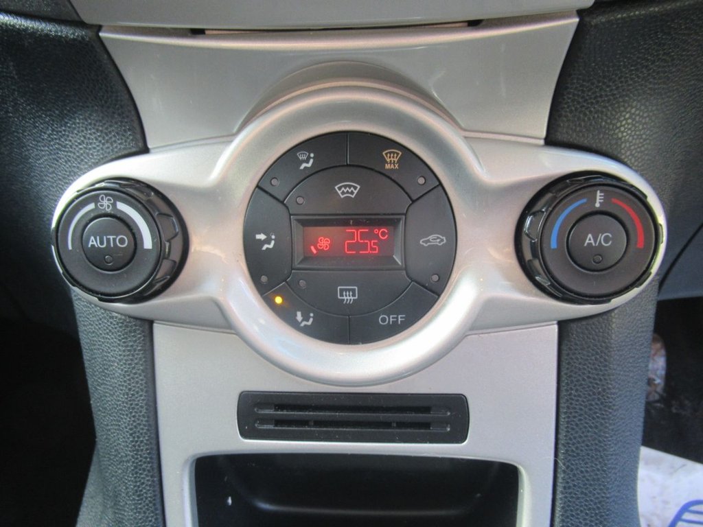 Used Ford Fiesta 2010 for sale - 76323572: Photo 16