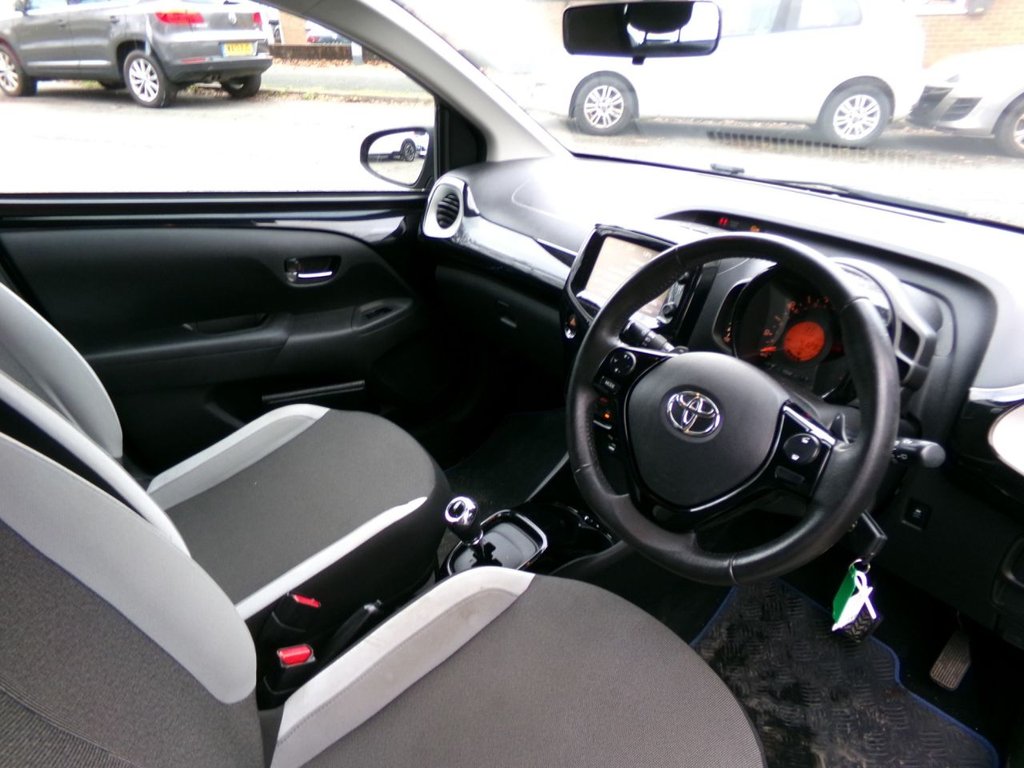 Used Toyota AYGO 2015 for sale - 76900639: Photo 13