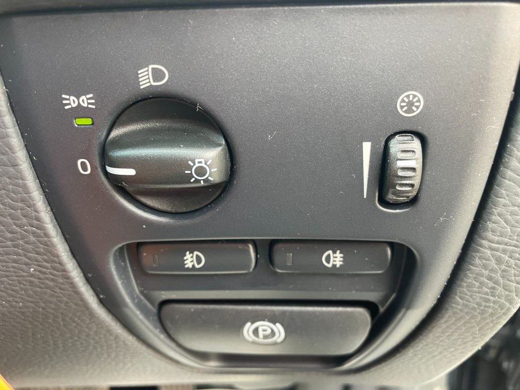 Used Volvo XC90 2010 for sale - 77463898: Photo 30