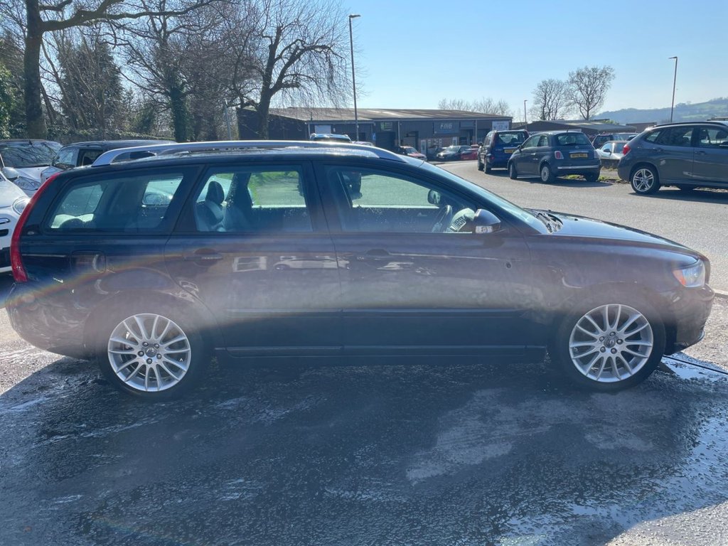 Used Volvo V50 2012 for sale - 77936961: Photo 10