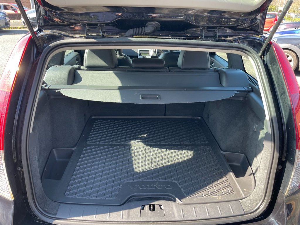 Used Volvo V50 2012 for sale - 77936961: Photo 18