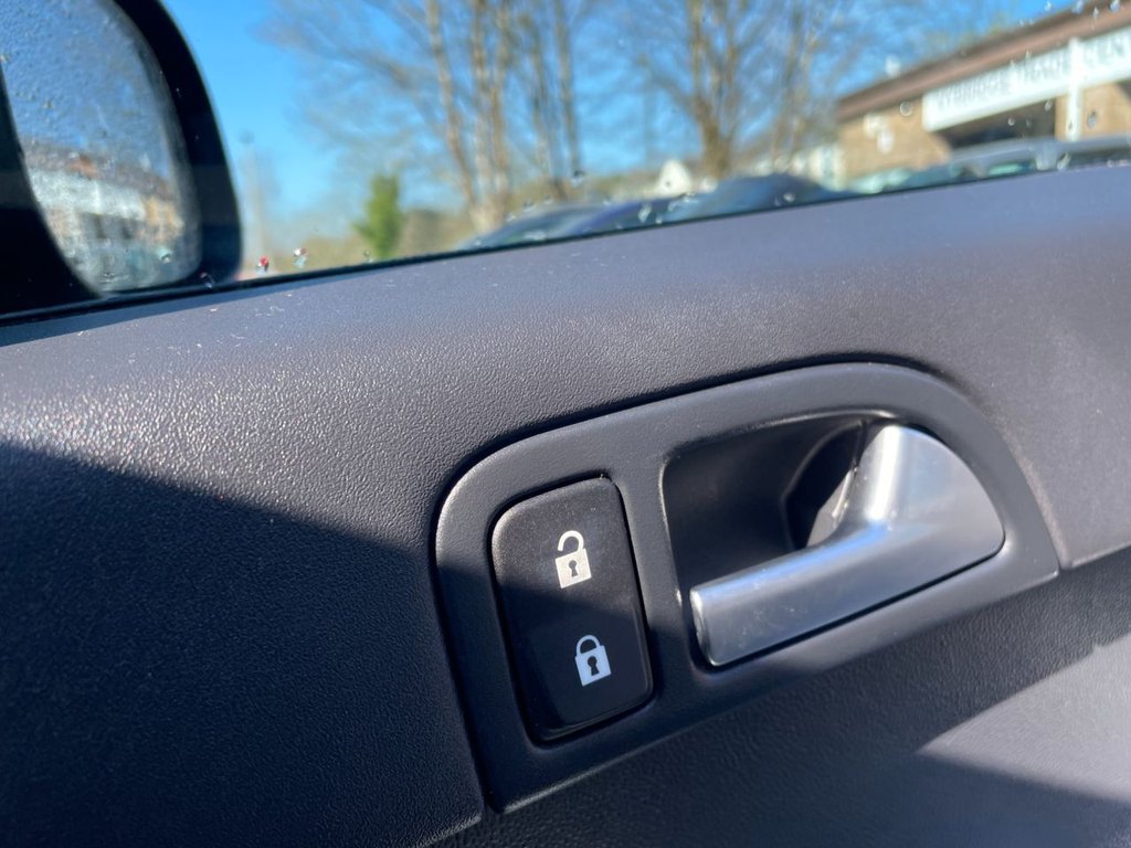 Used Volvo V50 2012 for sale - 77936961: Photo 23