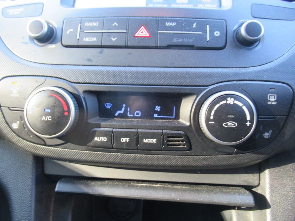 Used Hyundai i10 2017 for sale - 76048547: Photo 33