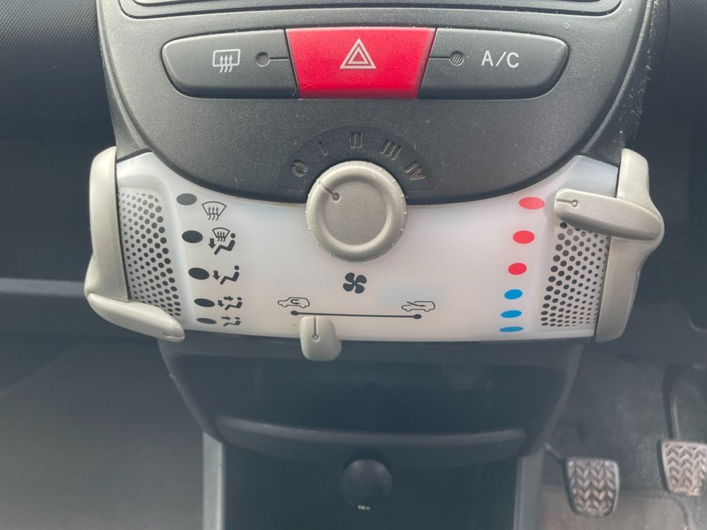 Used Toyota AYGO 2013 for sale - 77408363: Photo 13