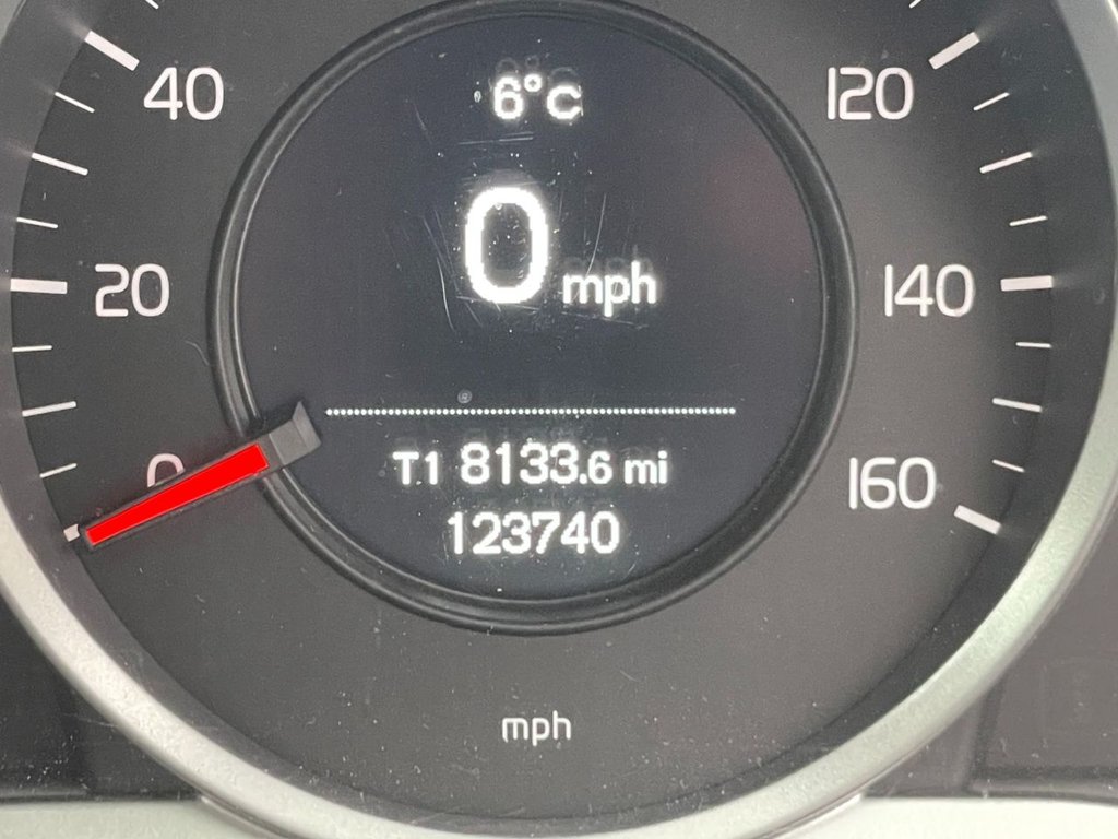 Used Volvo V60 2016 for sale - 77594533: Photo 17