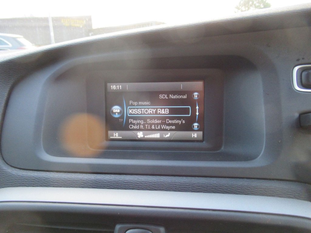 Used Volvo V40 2015 for sale - 76973849: Photo 23