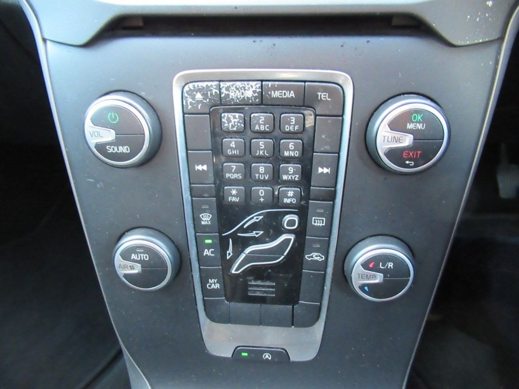 Used Volvo V40 2015 for sale - 76973849: Photo 24