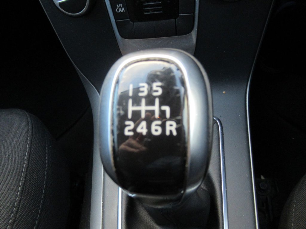 Used Volvo V40 2015 for sale - 76973849: Photo 25