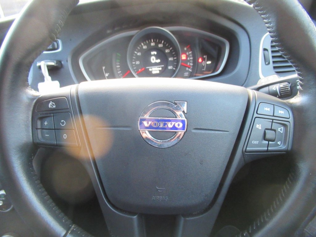 Used Volvo V40 2015 for sale - 76973849: Photo 26