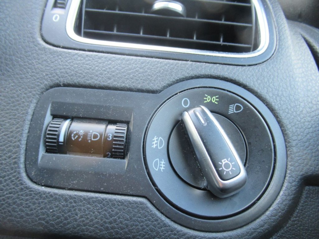 Used Volkswagen Polo 2010 for sale - 76376069: Photo 27