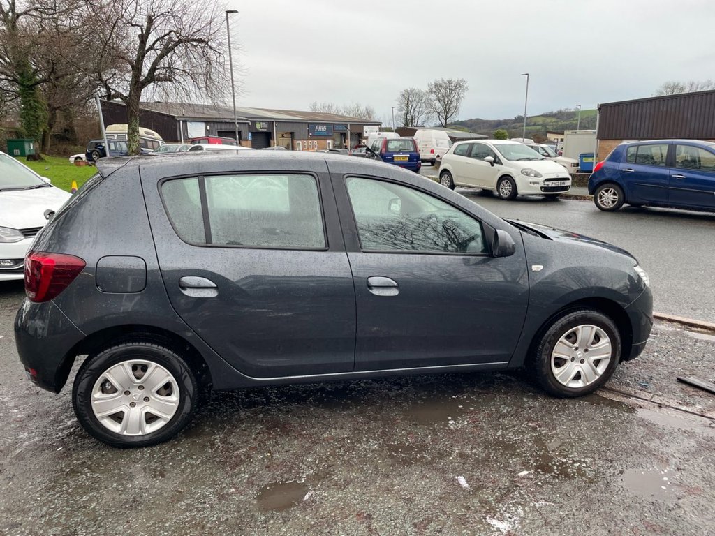 Used Dacia Sandero 2018 for sale - 77287635: Photo 11
