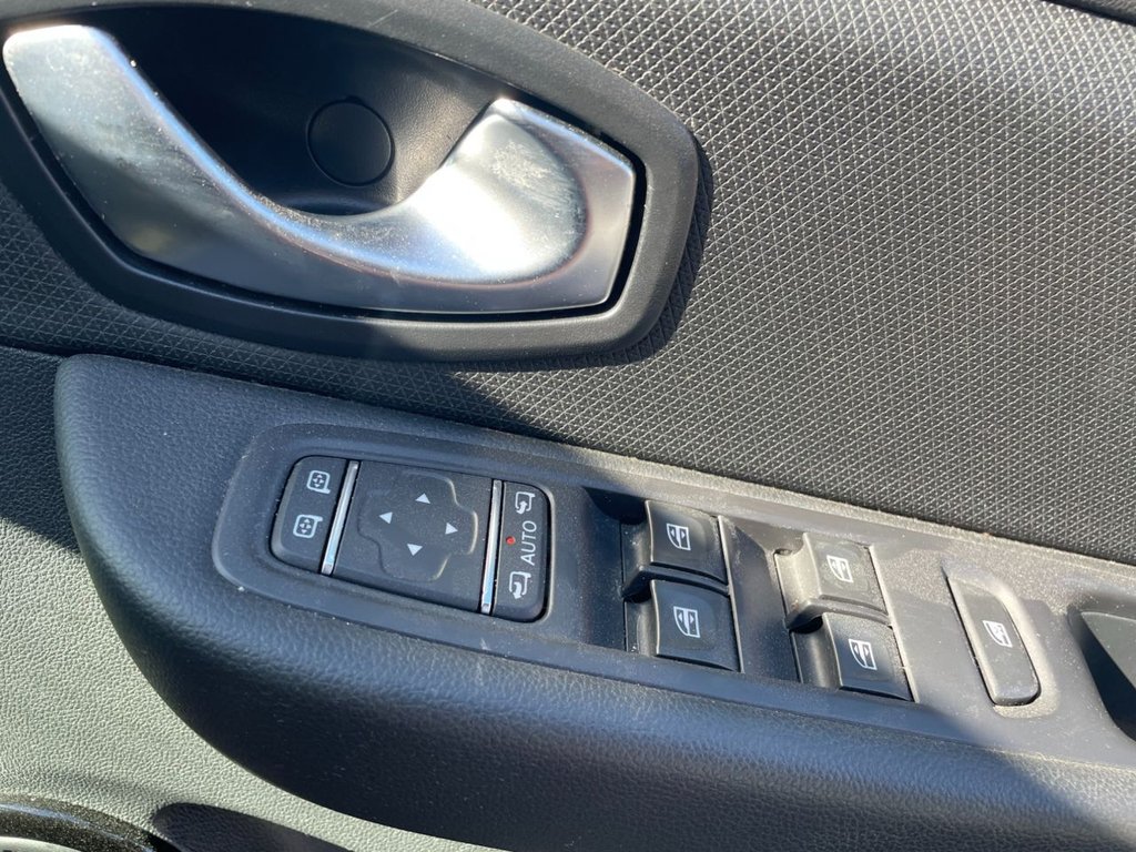 Used Renault Clio 2017 for sale - 77920536: Photo 21