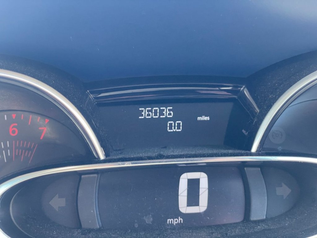 Used Renault Clio 2017 for sale - 77920536: Photo 25