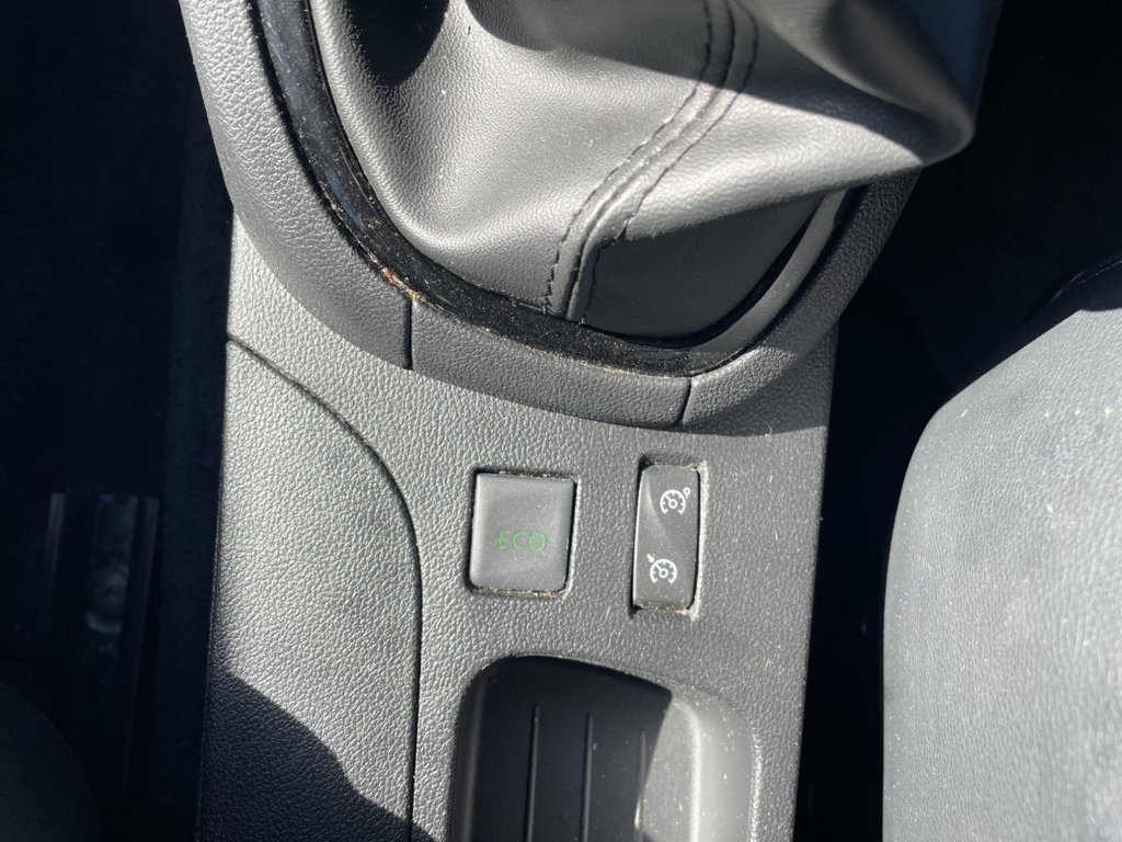 Used Renault Clio 2017 for sale - 77920536: Photo 31