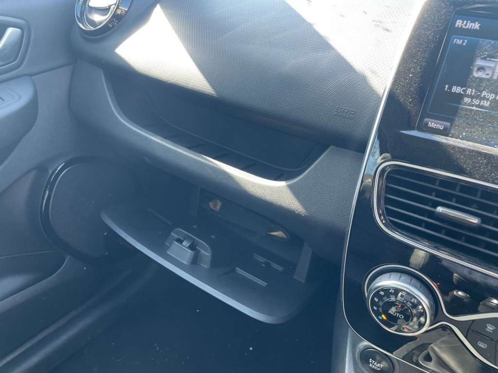 Used Renault Clio 2017 for sale - 77920536: Photo 35