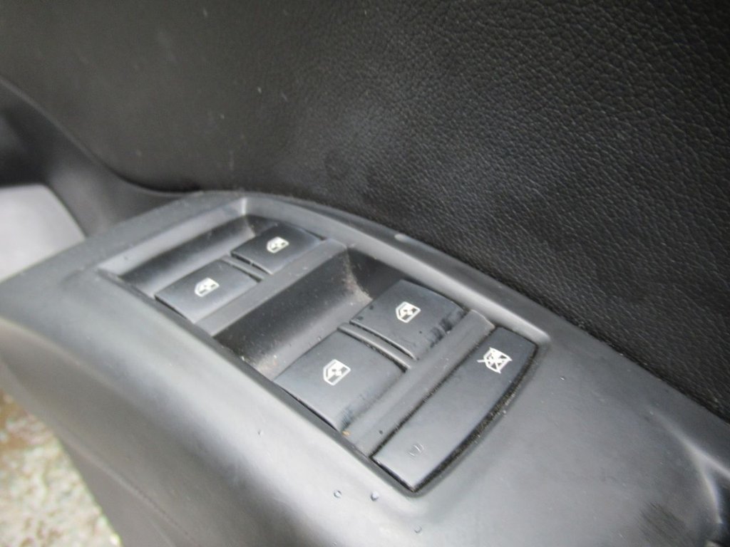 Used Vauxhall Meriva 2015 for sale - 75986228: Photo 21