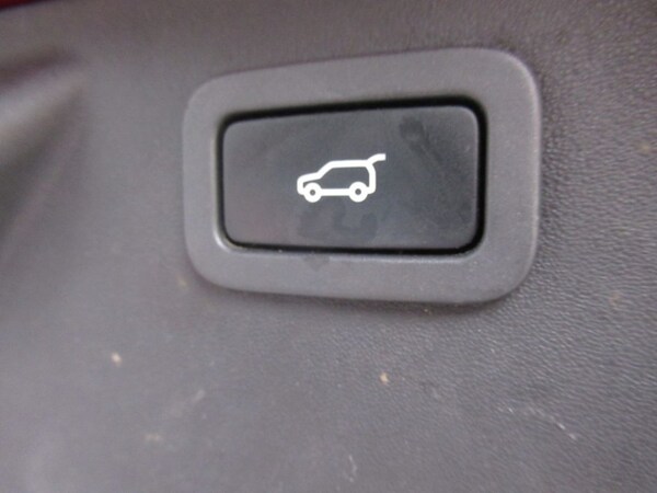 Used Land Rover Discovery Sport 2015 for sale - 75985779: Photo 33