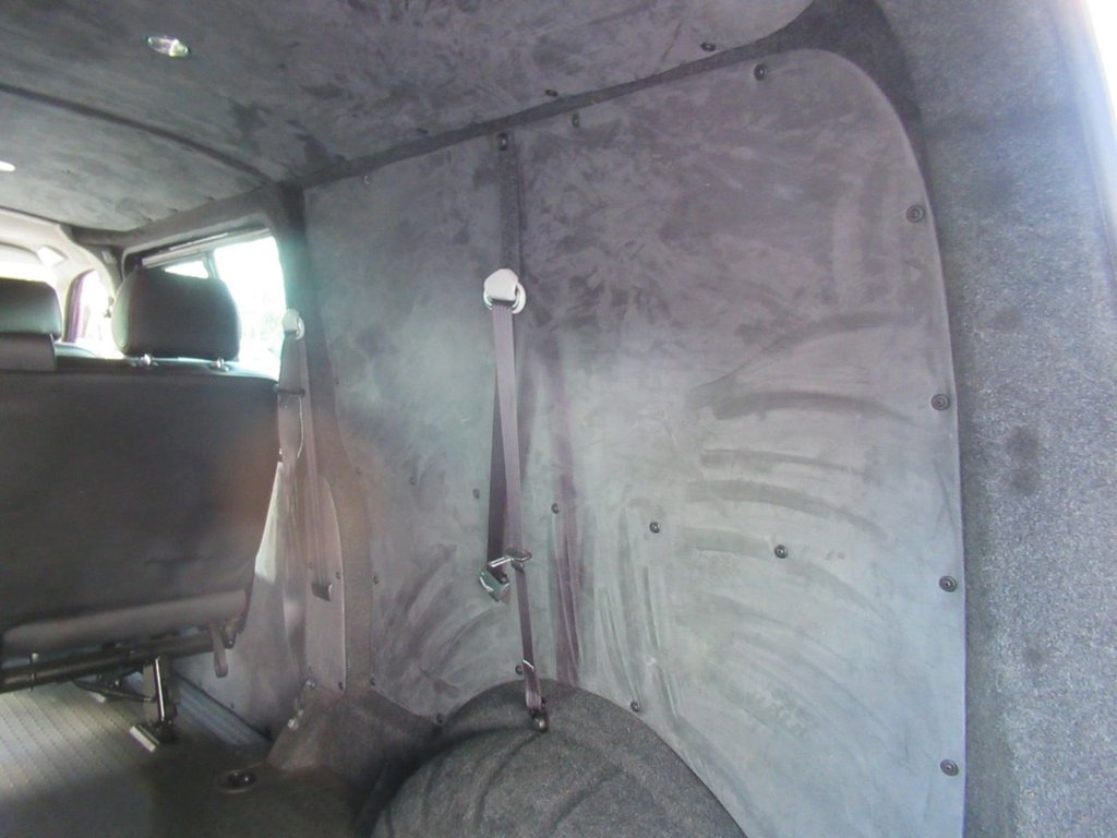 Used Volkswagen Transporter 2015 for sale - 76520427: Photo 46