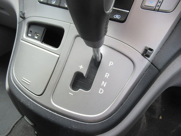 Used Hyundai i800 2018 for sale - 76210324: Photo 30