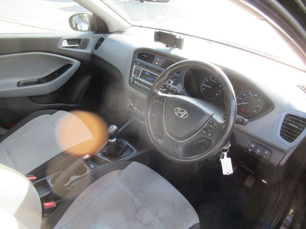 Used Hyundai i20 2015 for sale - 76210424: Photo 13