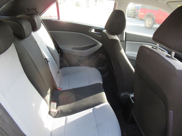 Used Hyundai i20 2015 for sale - 76210424: Photo 17