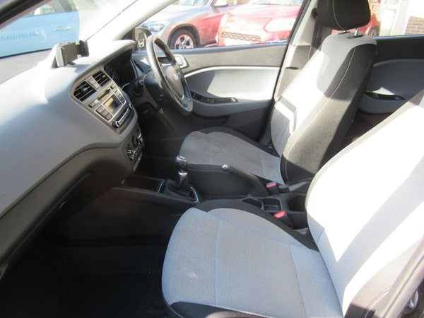 Used Hyundai i20 2015 for sale - 76210424: Photo 20