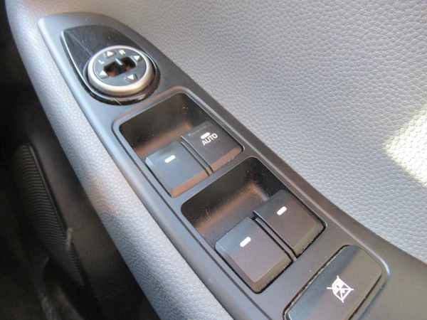 Used Hyundai i20 2015 for sale - 76210424: Photo 28