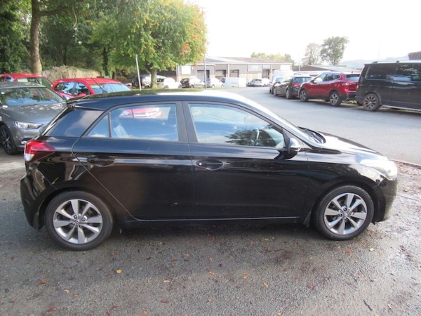 Used Hyundai i20 2015 for sale - 76210424: Photo 6