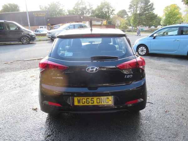Used Hyundai i20 2015 for sale - 76210424: Photo 8