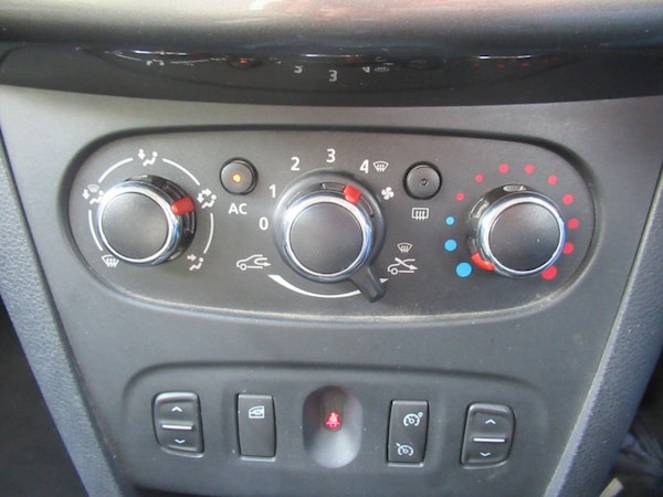 Used Dacia Sandero Stepway 2014 for sale - 76210448: Photo 24