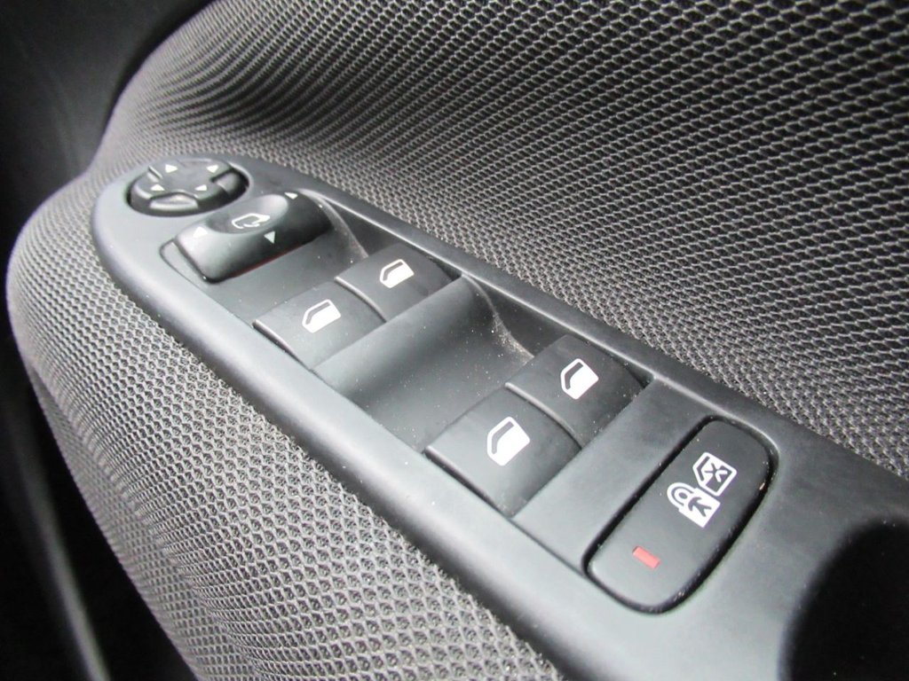 Used Citroen C3 Picasso 2016 for sale - 76430406: Photo 15