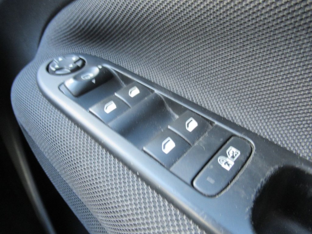 Used Citroen C3 Picasso 2016 for sale - 76210383: Photo 25