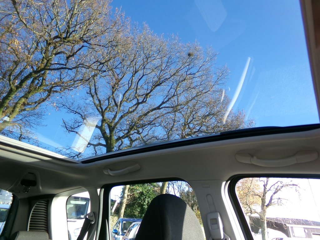 Used Citroen C3 Picasso 2016 for sale - 76798073: Photo 25