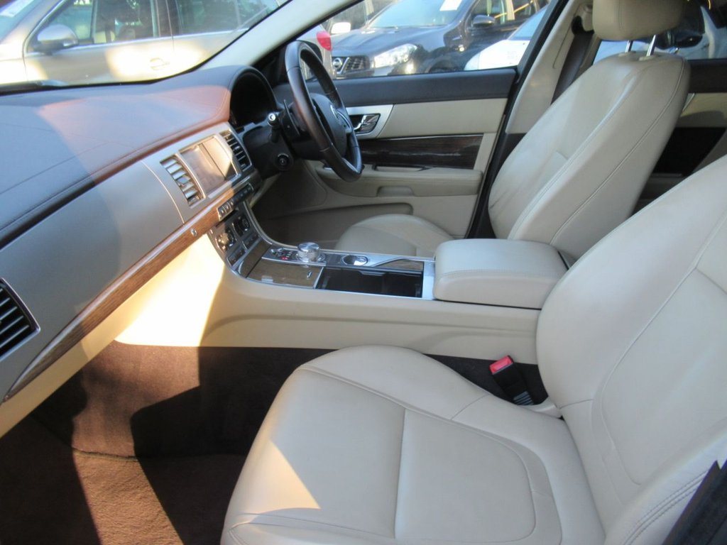 Used Jaguar XF 2011 for sale - 77037922: Photo 18
