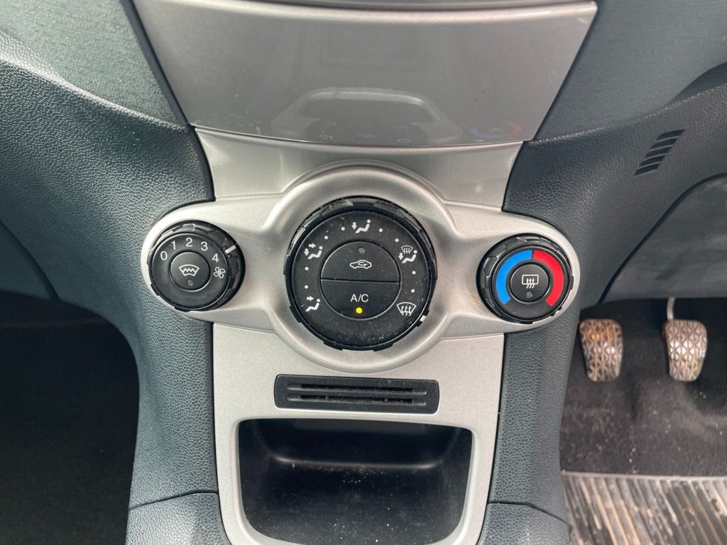Used Ford Fiesta 2010 for sale - 77632105: Photo 14