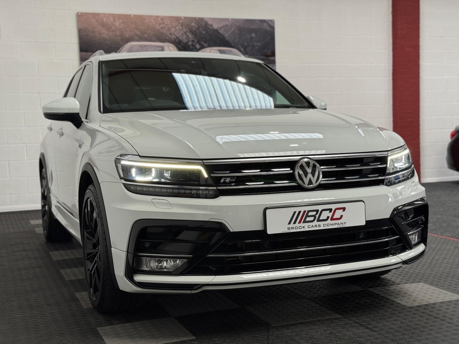 Used Volkswagen Tiguan 2016 for sale - 76378103: Photo 2