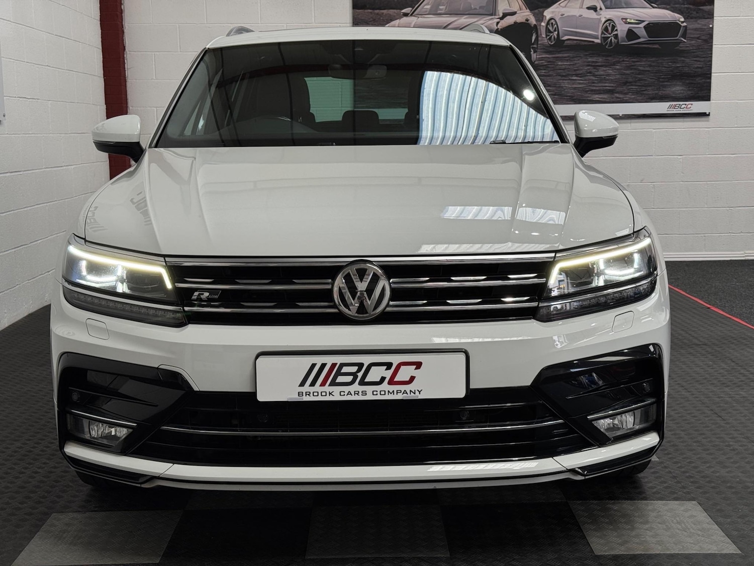Used Volkswagen Tiguan 2016 for sale - 76378103: Photo 3