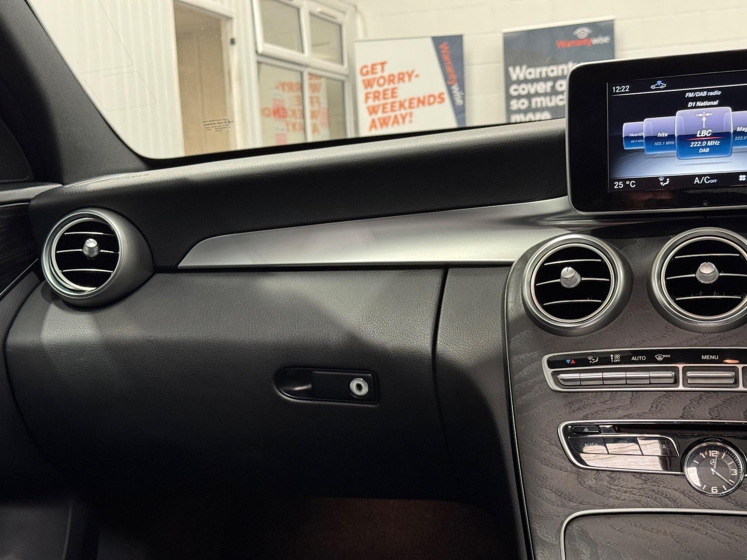 Used Mercedes-Benz C Class 2017 for sale - 76993967: Photo 12