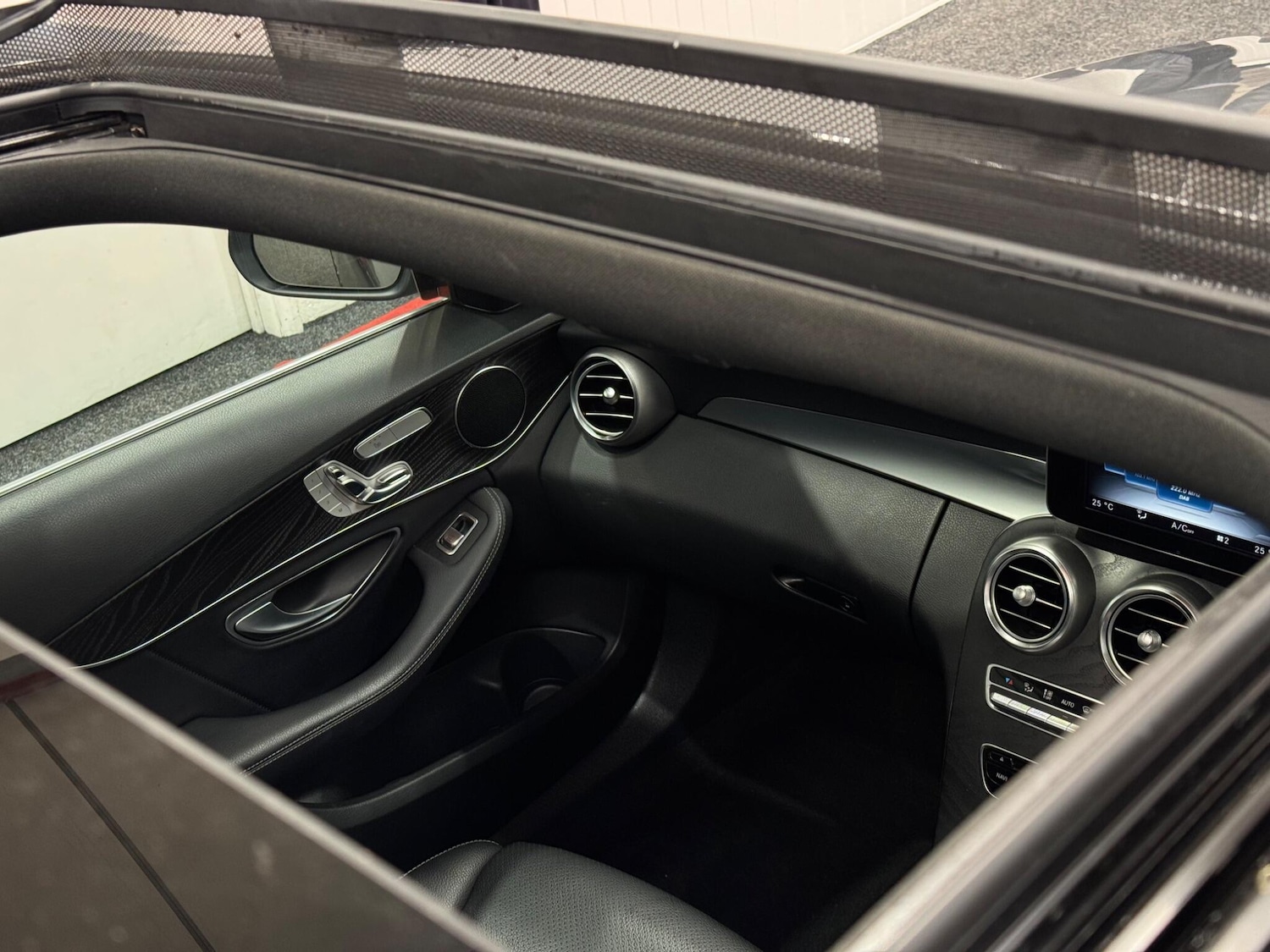 Used Mercedes-Benz C Class 2017 for sale - 76993967: Photo 21