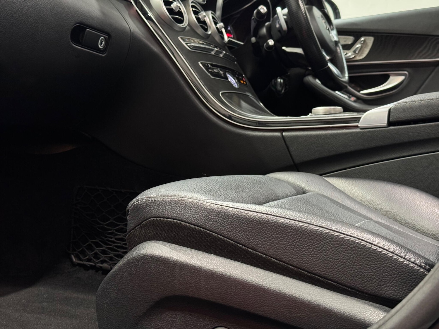 Used Mercedes-Benz C Class 2017 for sale - 76993967: Photo 23