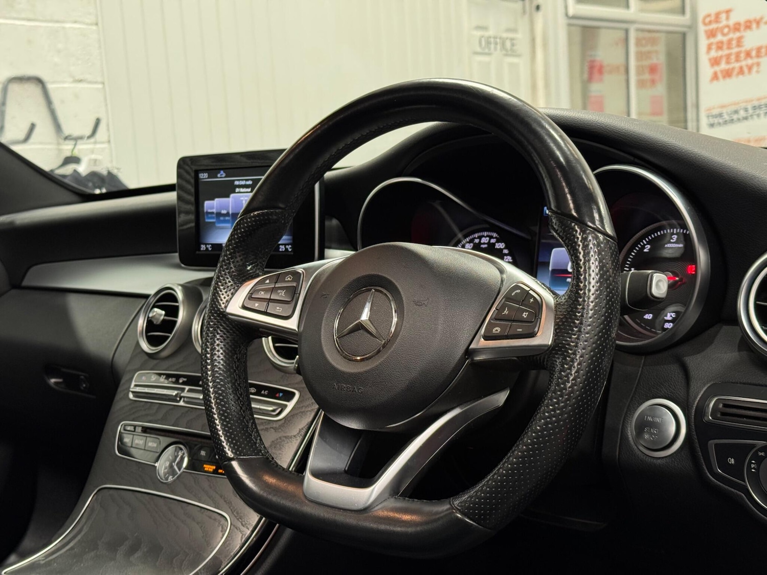 Used Mercedes-Benz C Class 2017 for sale - 76993967: Photo 6