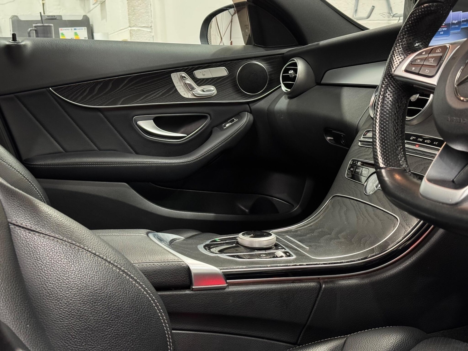 Used Mercedes-Benz C Class 2017 for sale - 76993967: Photo 7