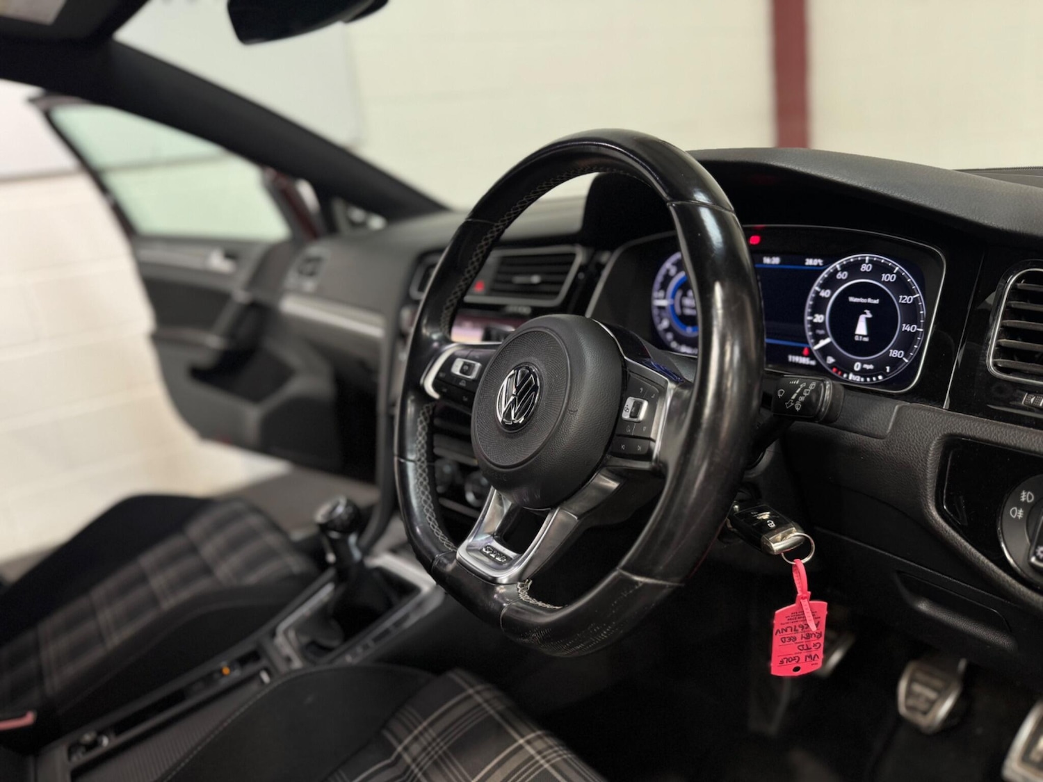 Used Volkswagen Golf 2017 for sale - 76942660: Photo 17