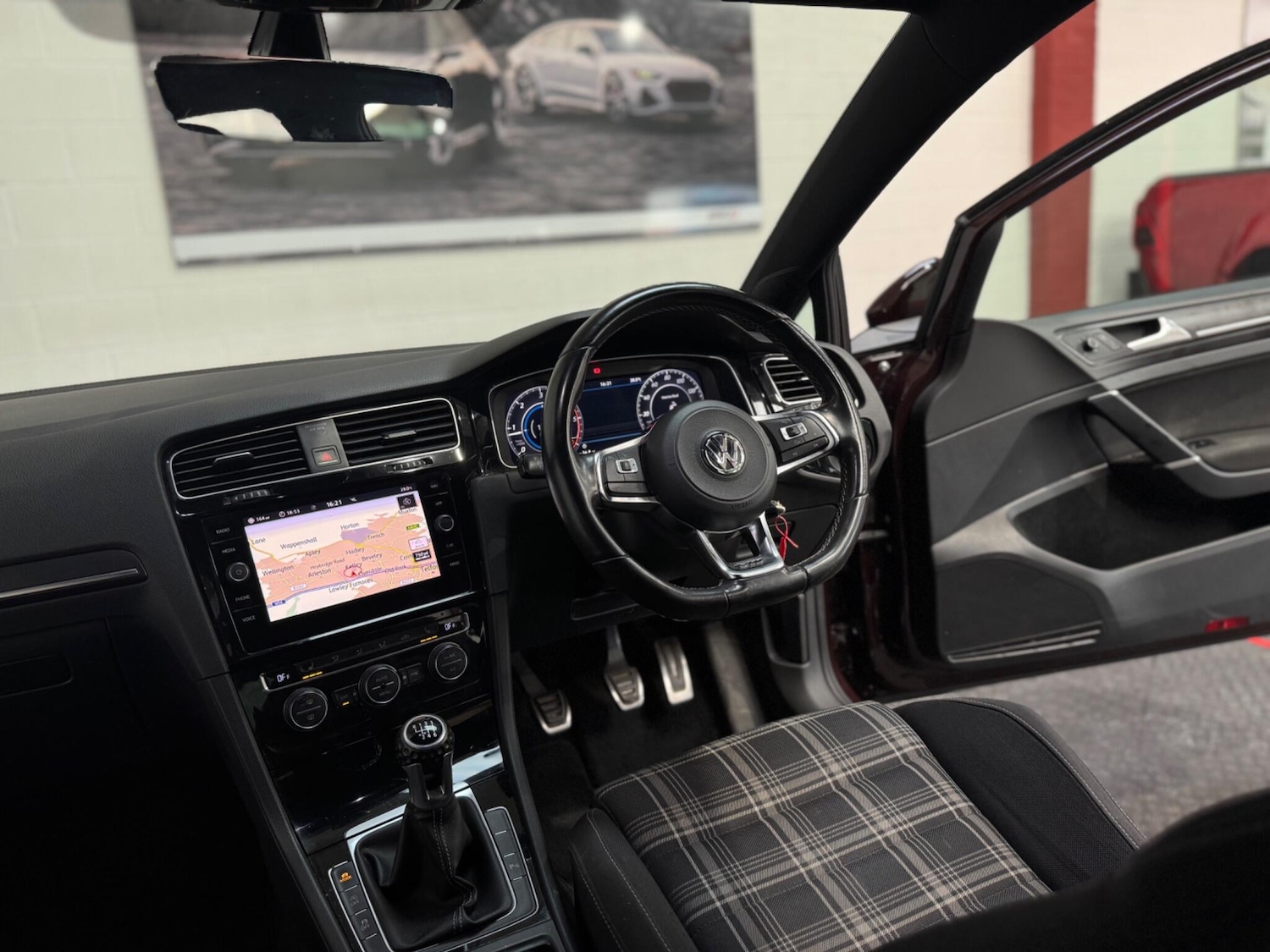 Used Volkswagen Golf 2017 for sale - 76942660: Photo 18