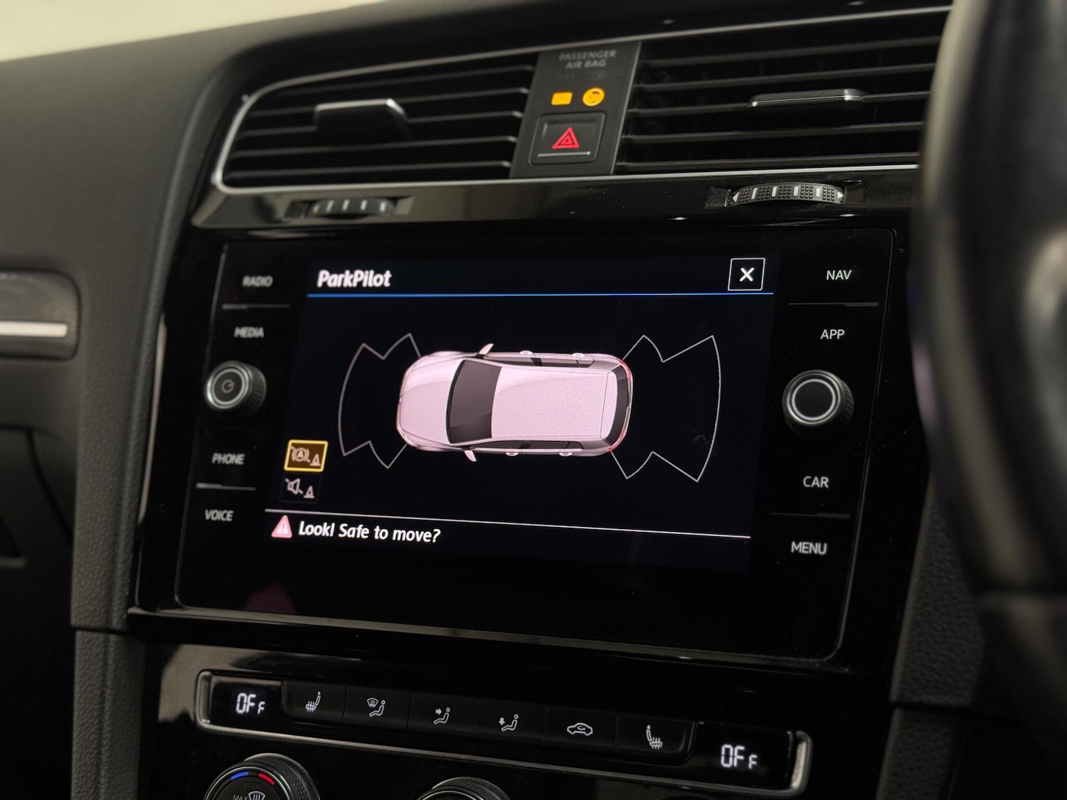 Used Volkswagen Golf 2017 for sale - 76942660: Photo 30