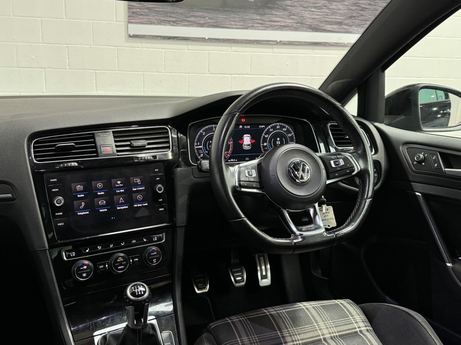 Used Volkswagen Golf 2017 for sale - 76942660: Photo 37