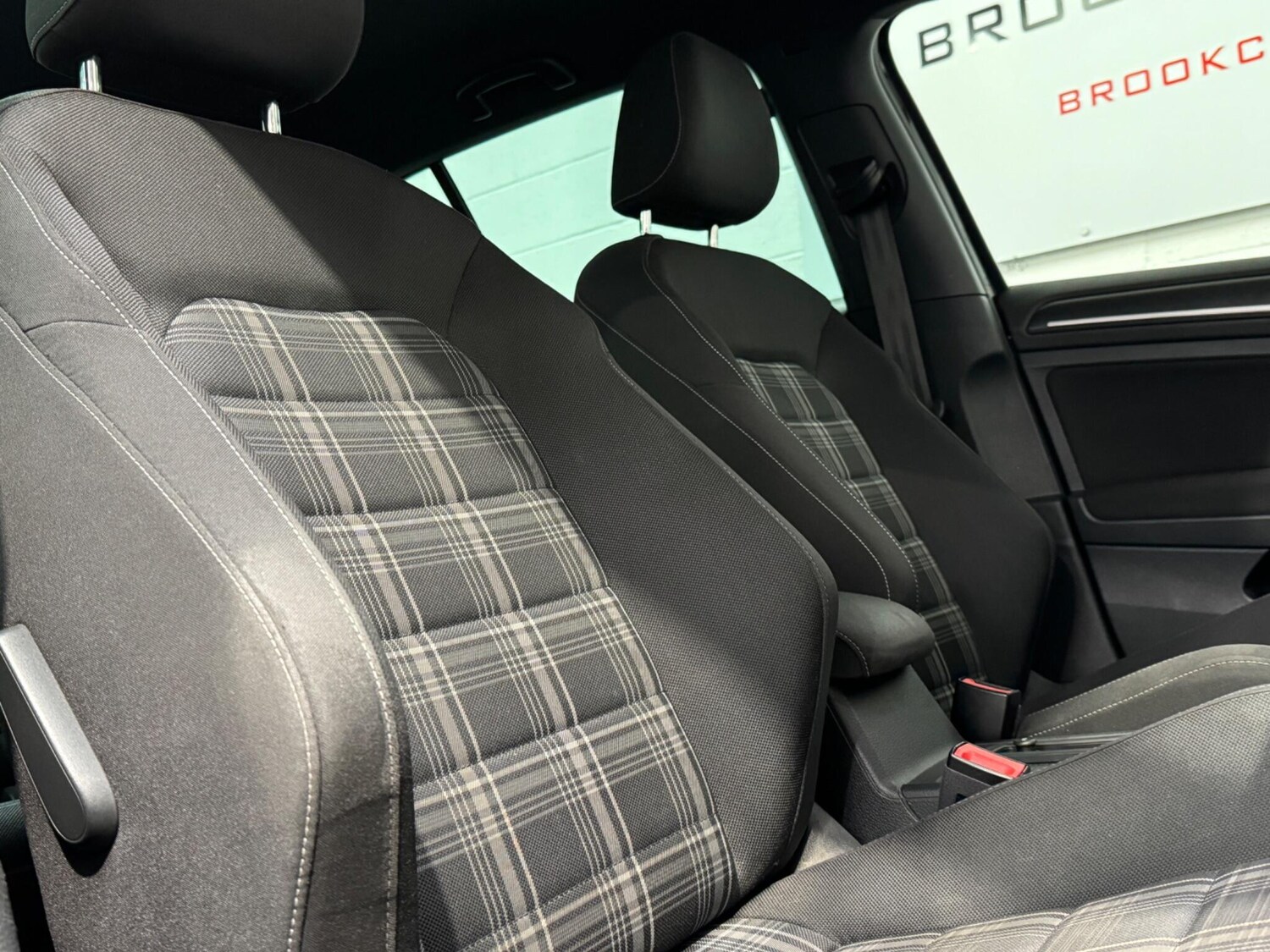 Used Volkswagen Golf 2017 for sale - 76942660: Photo 40