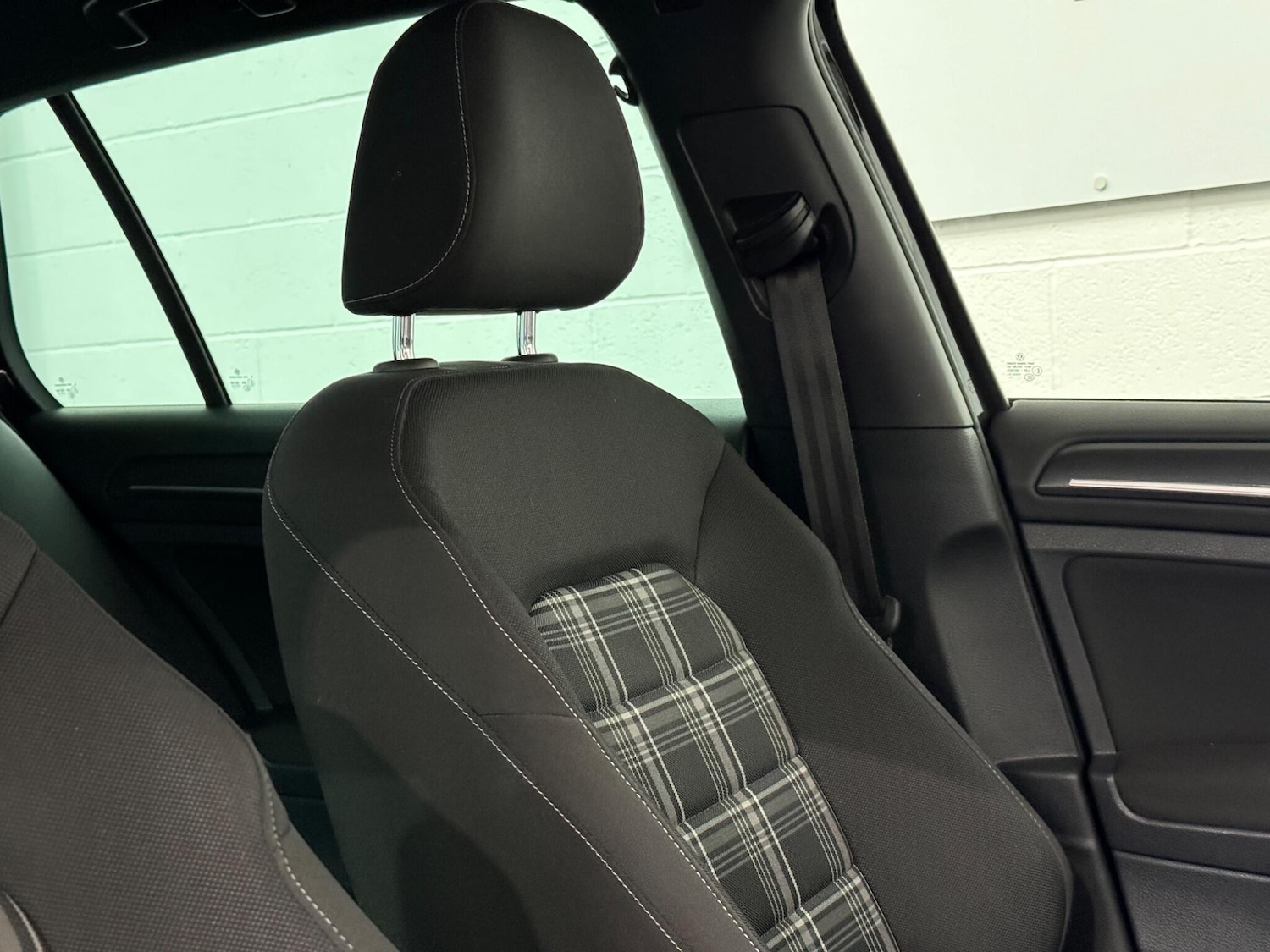 Used Volkswagen Golf 2017 for sale - 76942660: Photo 47