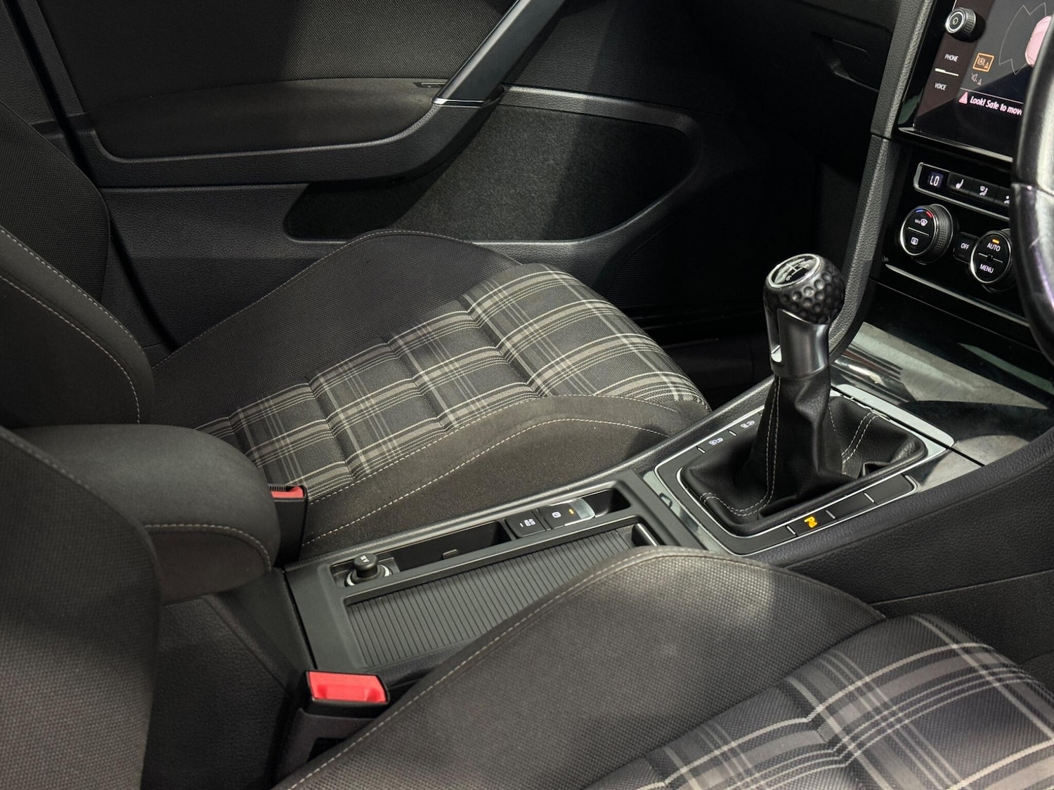 Used Volkswagen Golf 2017 for sale - 76942660: Photo 62